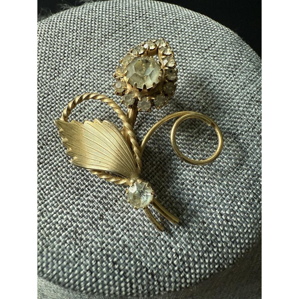 Vtg Floral Abstract Brooch Gold Tone Rhinestone Whimsy Scarf Pin Career Retro
